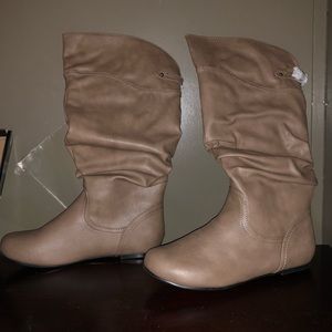 Brand new Taupe calf boot